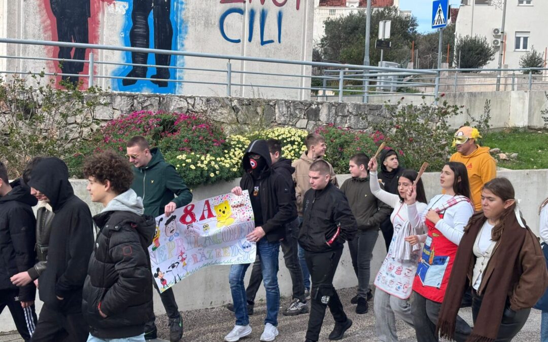 MAŠKARE, ČA MOGU MAŠKARE…